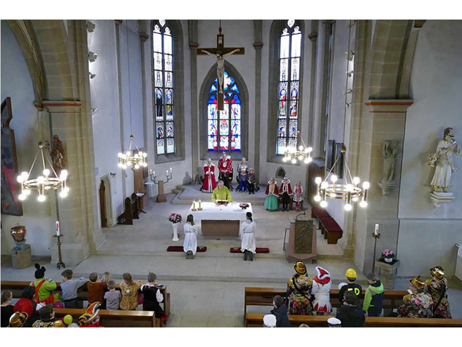 Naumburger Prinzenpaare mit Hofnarren besuchen den Kindergottesdienst (Foto: Karl-Franz Thiede)